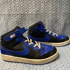 Nike Black and Blue Sneakers Classic Comfort